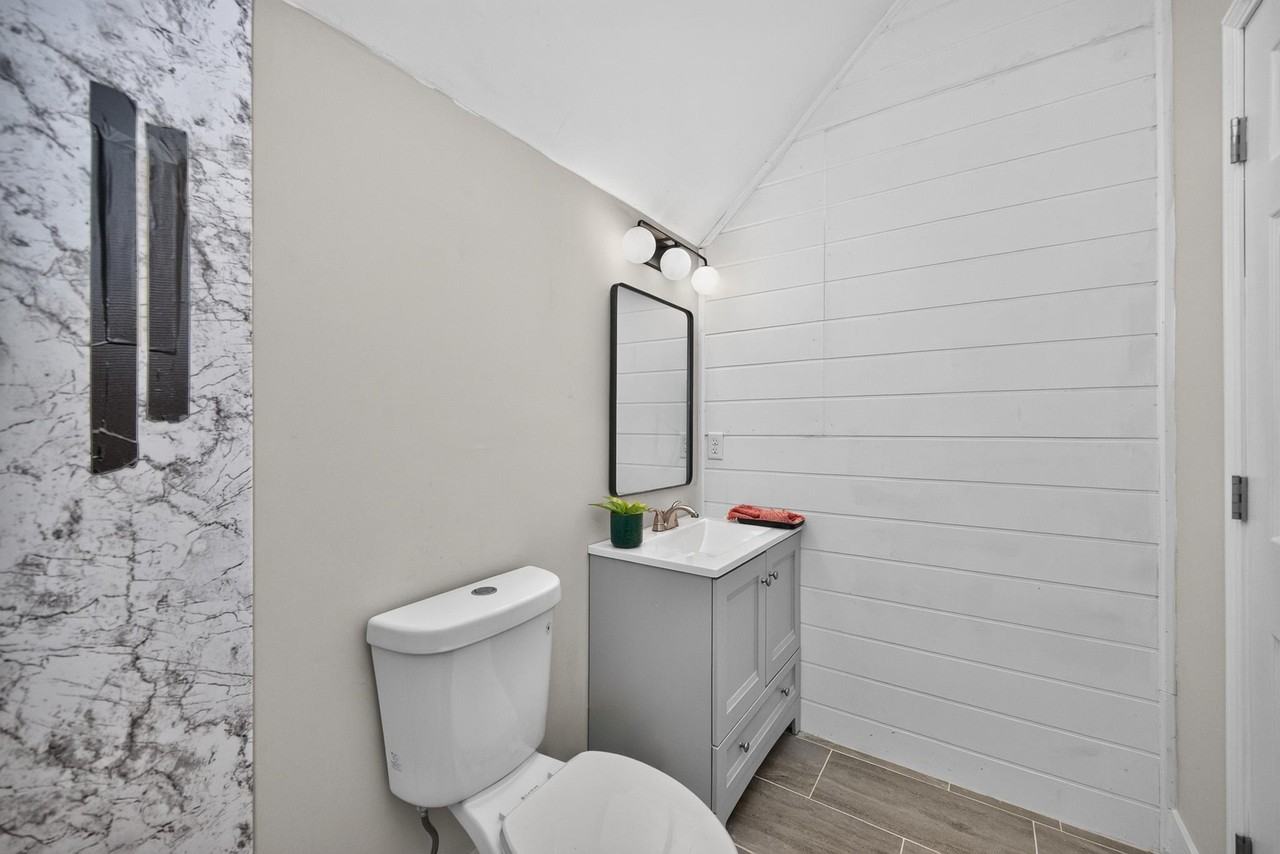 Regent Ave - Photo 3 of 26