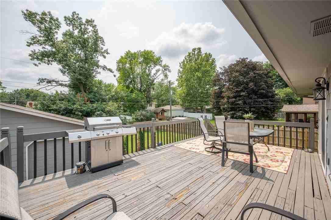 417 Southeast 7th Street - Photo 4 of 24