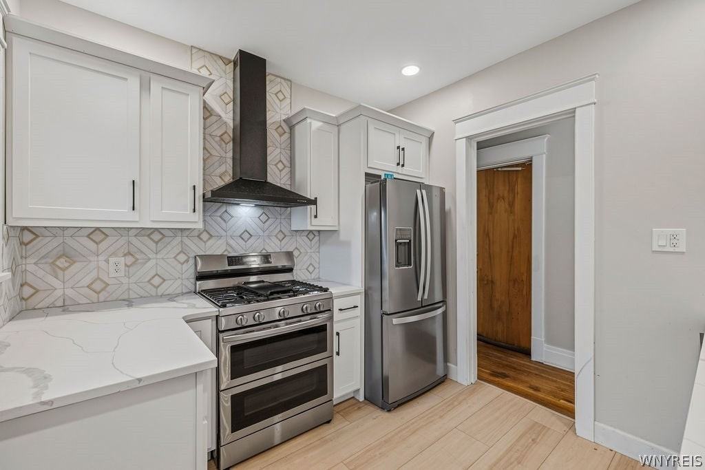 579 Crescent Ave - Photo 4 of 23