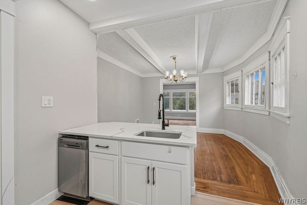 579 Crescent Ave - Photo 6 of 23