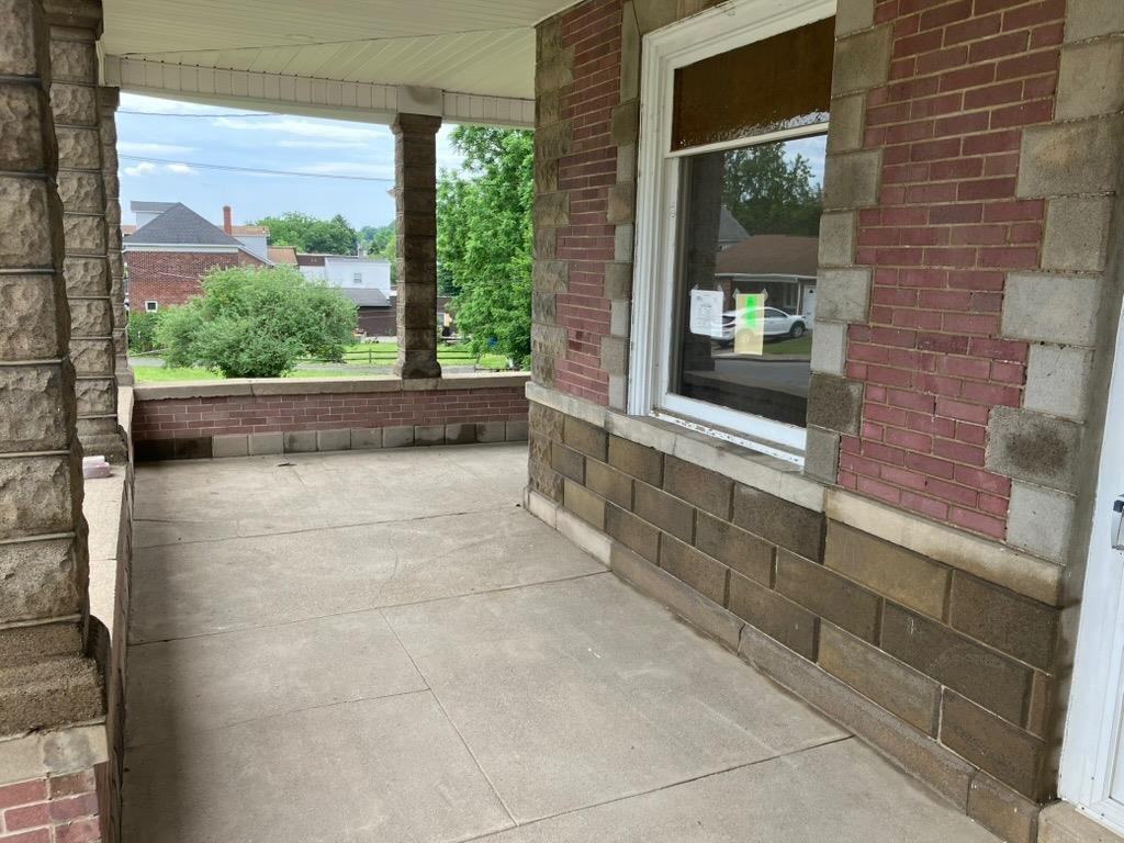 348 N 8th St - Photo 3 of 25