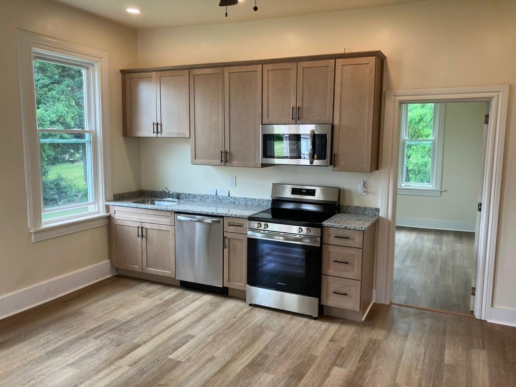 348 N 8th St - Photo 5 of 25