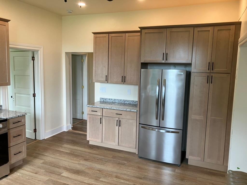 348 N 8th St - Photo 6 of 25