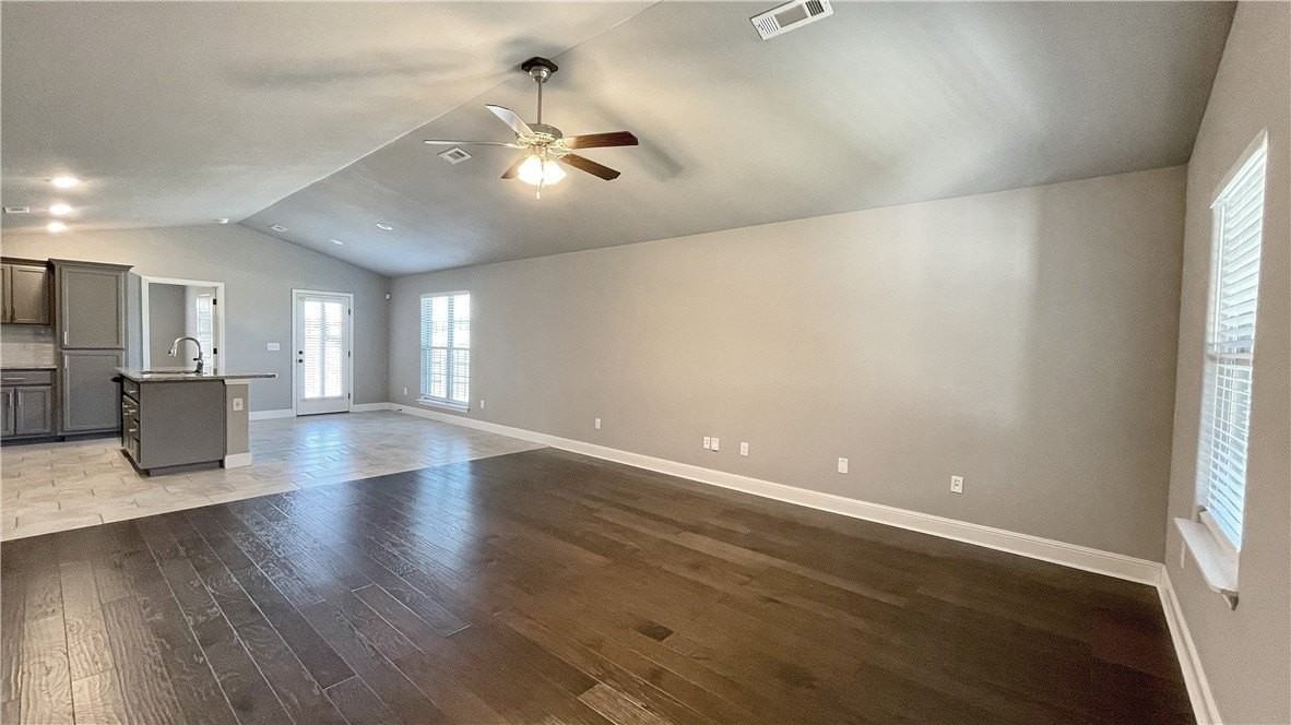 1702 S K Pl - Photo 7 of 40