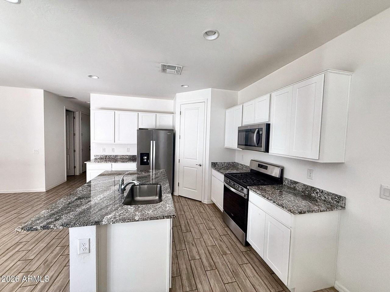 9430 E Sector Dr - Photo 3 of 10