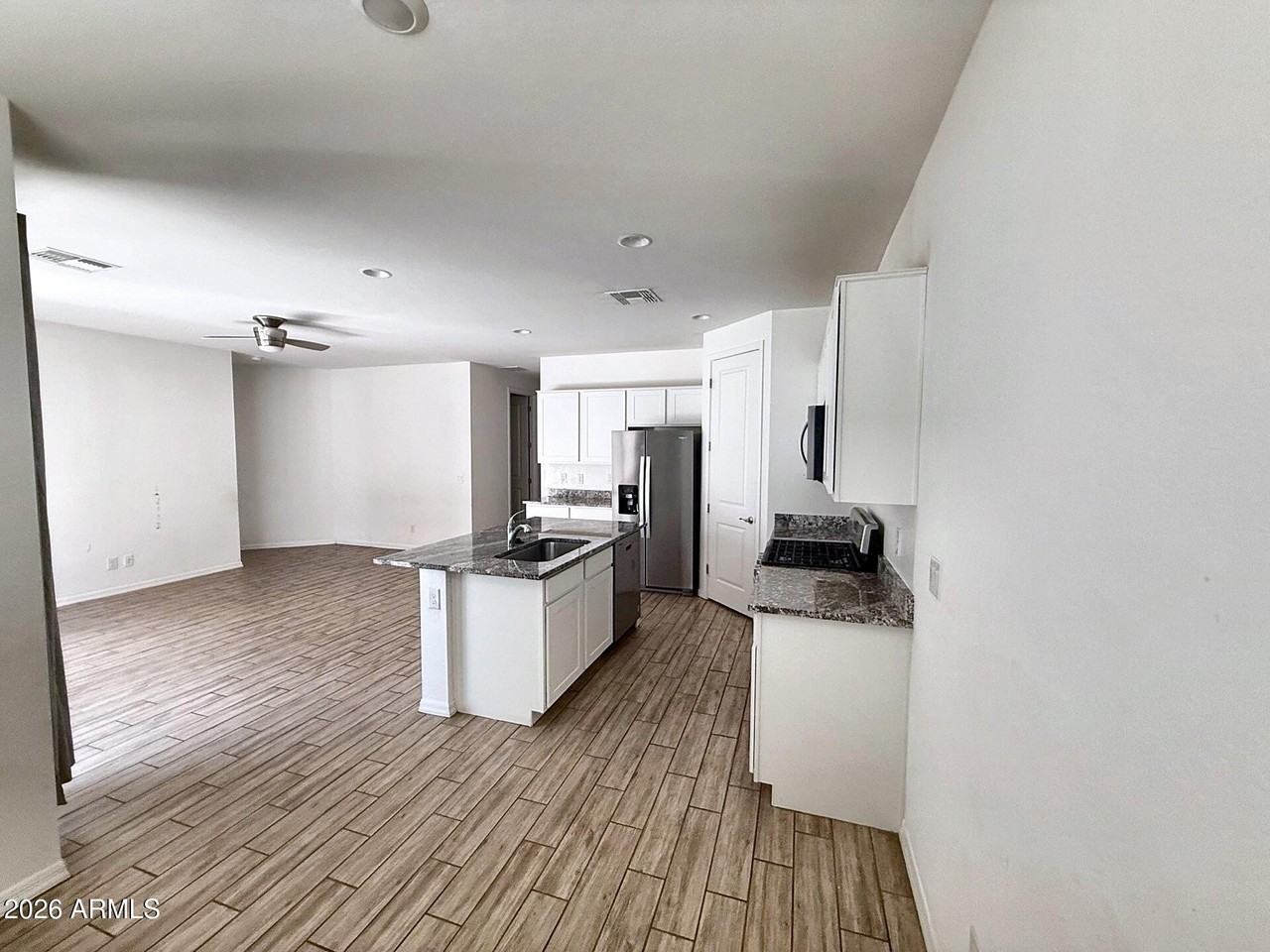 9430 E Sector Dr - Photo 4 of 10