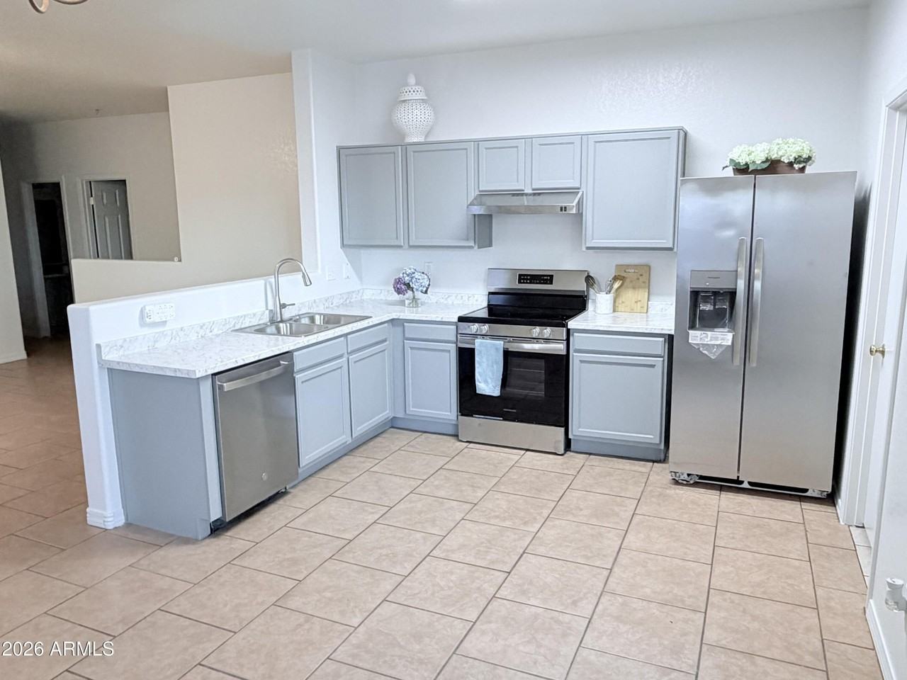 1199 E Omega Dr - Photo 2 of 5