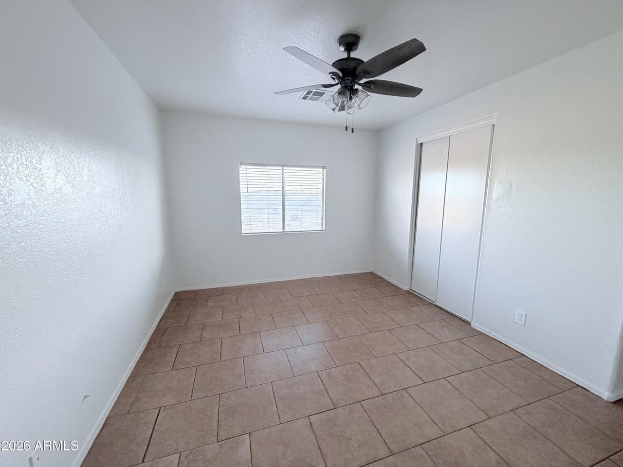 1199 E Omega Dr - Photo 4 of 5