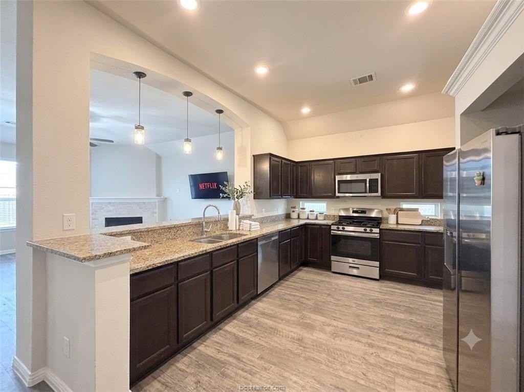 4007 Alford St - Photo 5 of 17