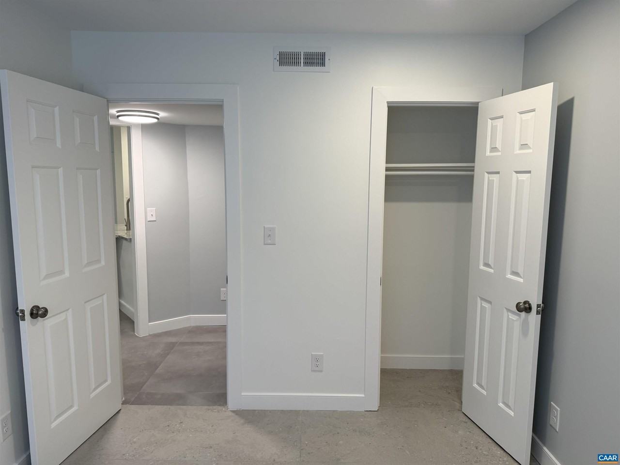 2108 Jefferson Park Ave #B - Photo 7 of 19