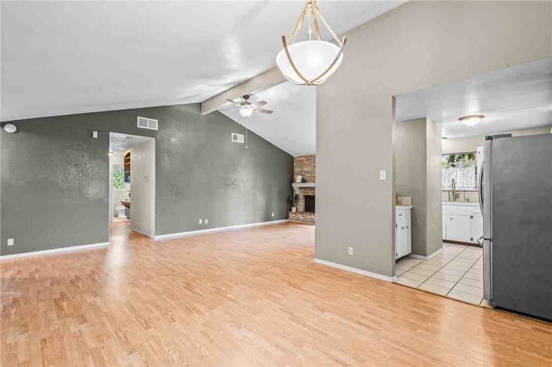 3713 Tripoli Dr - Photo 4 of 27