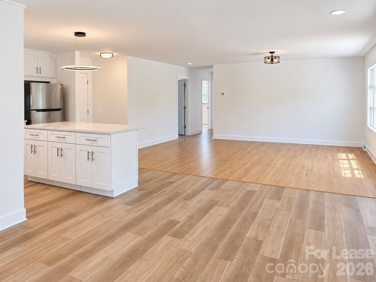 7500 Thorncliff Dr - Photo 3 of 21