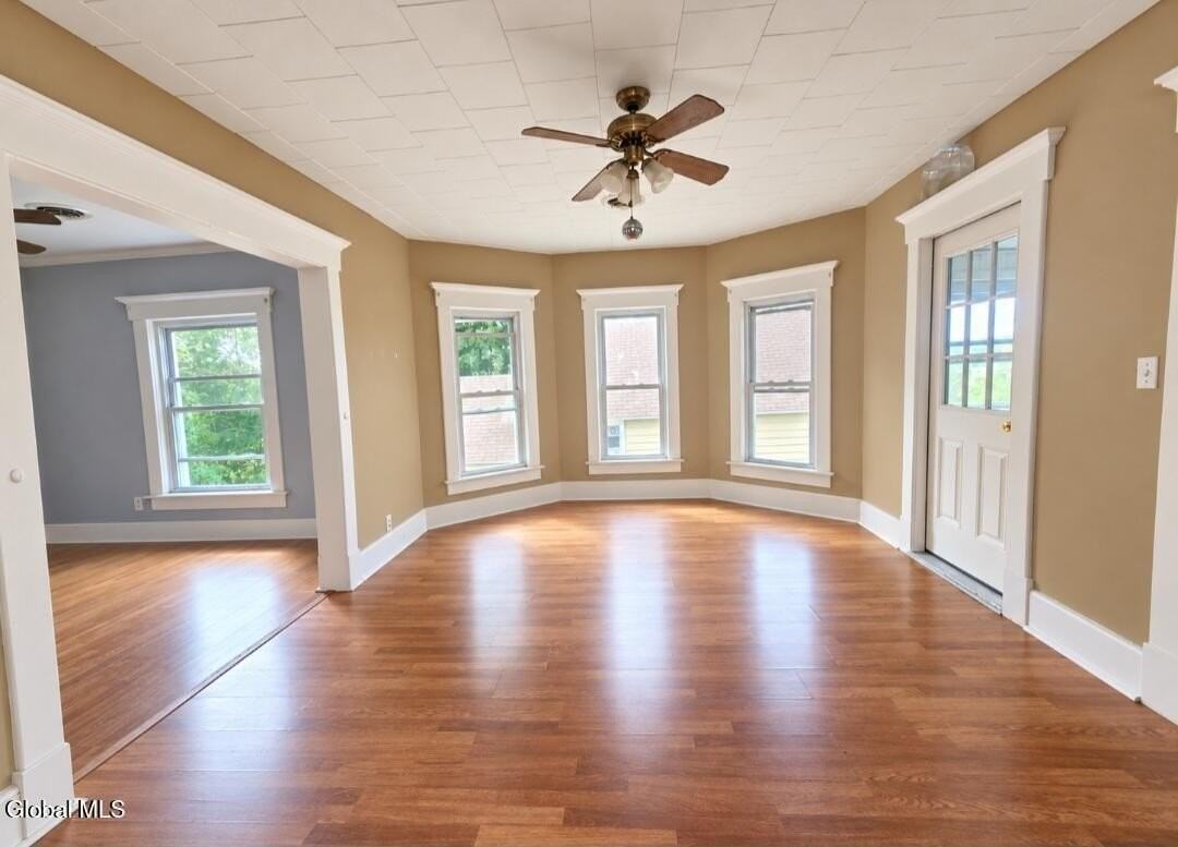 26 Steele Ave - Photo 4 of 23