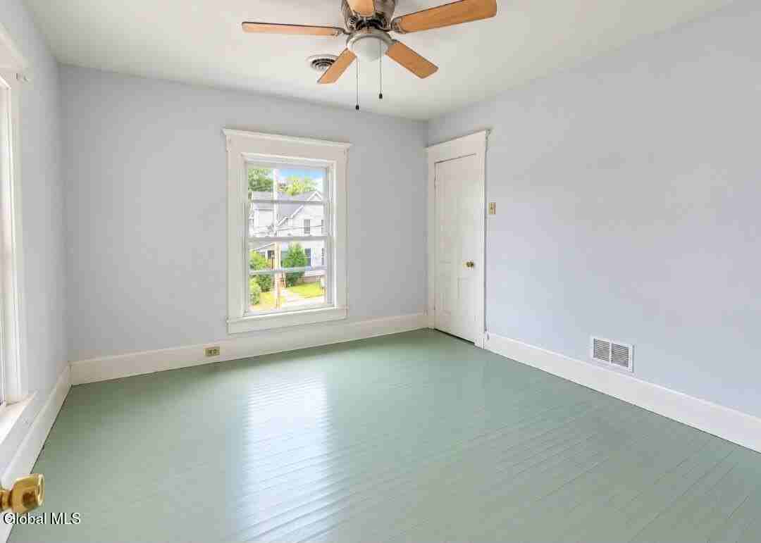 26 Steele Ave - Photo 7 of 23