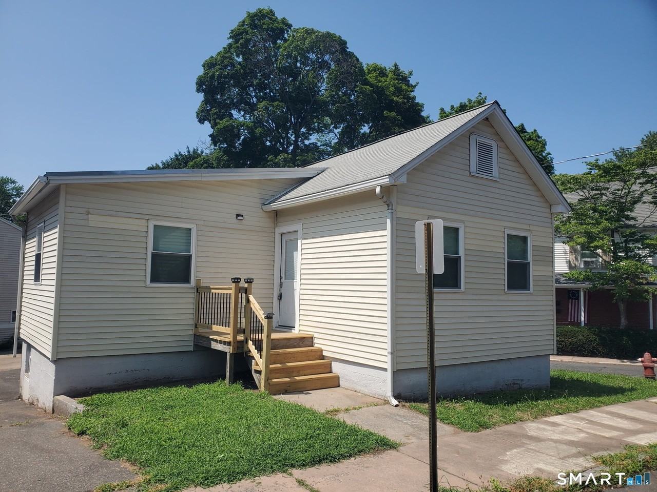 100 North St - Photo 2 of 12