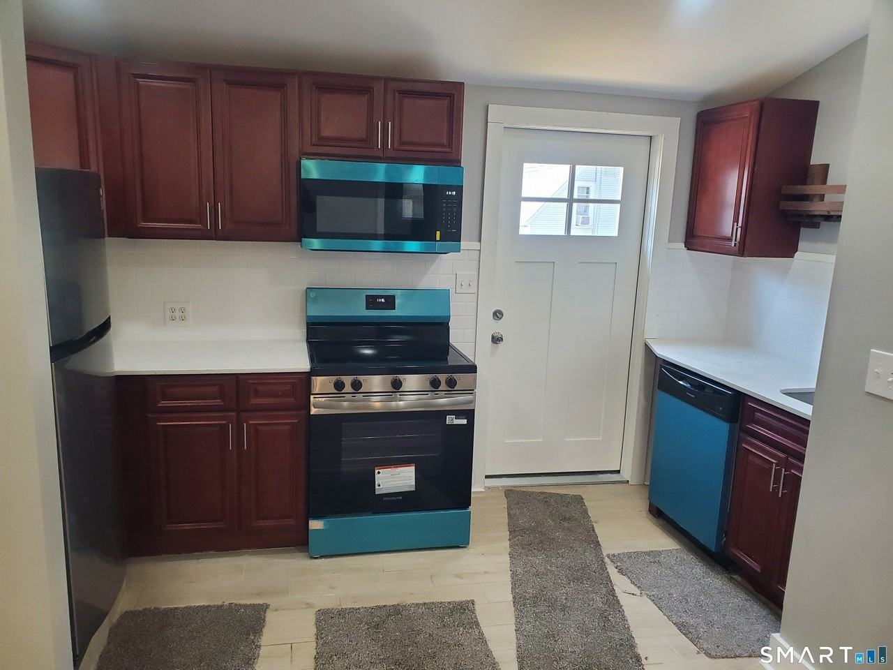 100 North St - Photo 3 of 12