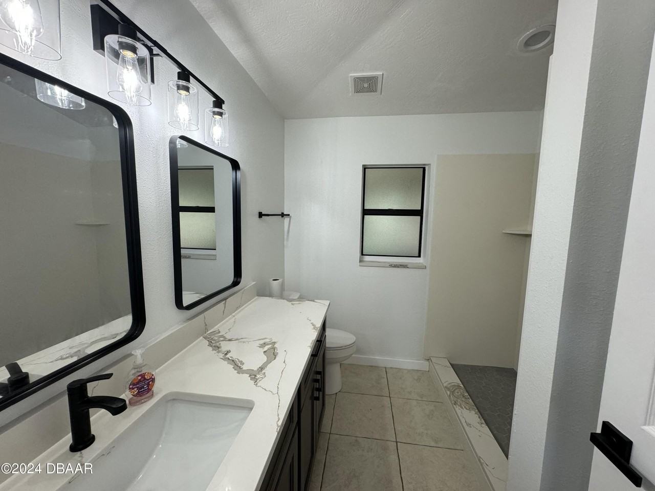 121 Tropic Bird Ct - Photo 6 of 19