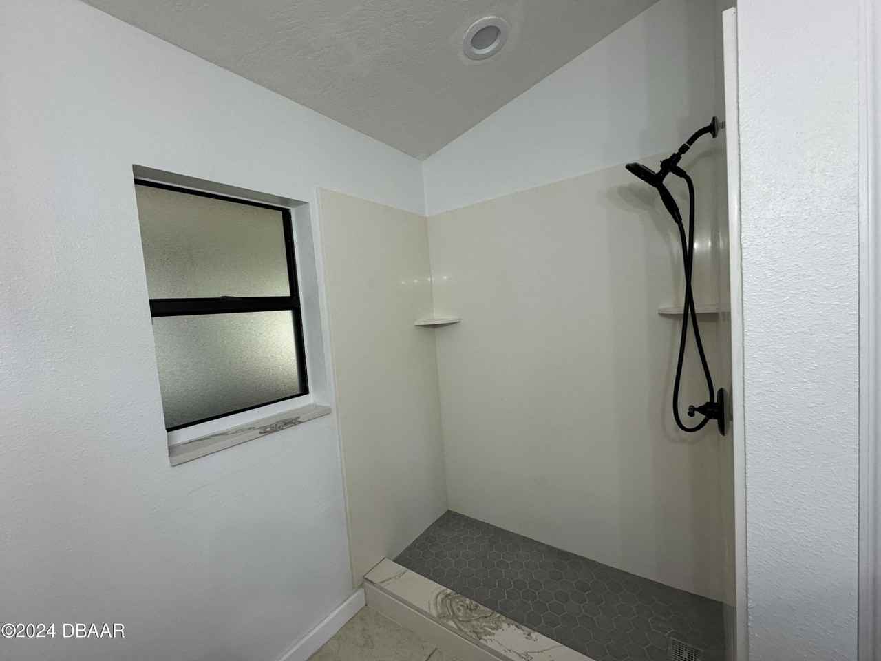 121 Tropic Bird Ct - Photo 7 of 19