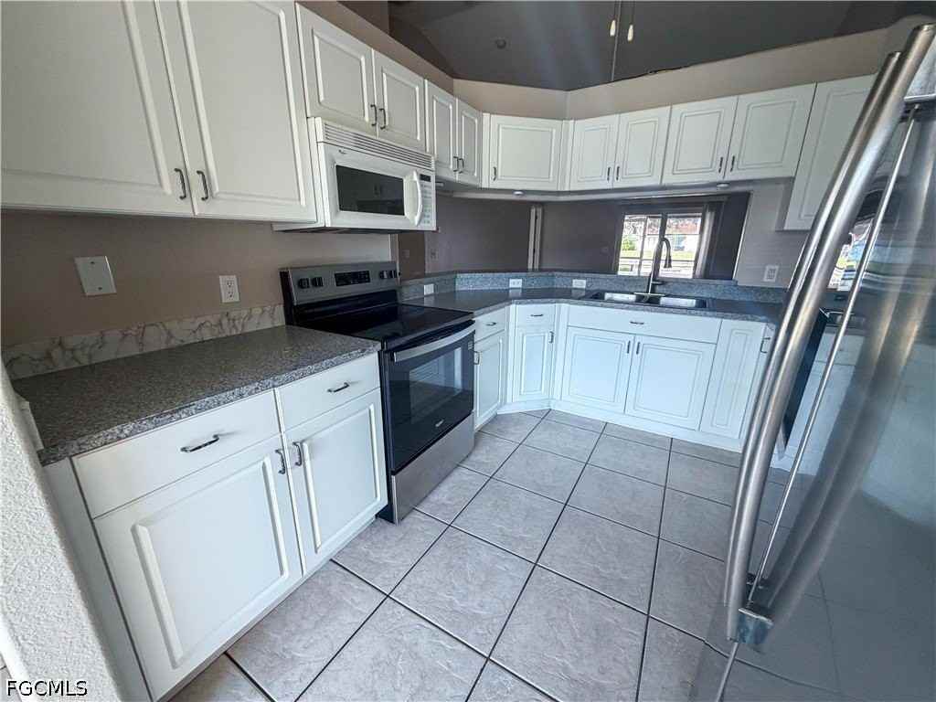 626 Se 13th Pl - Photo 7 of 27