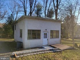 933COTTAGE Stoke Rd - Photo 1 of 1