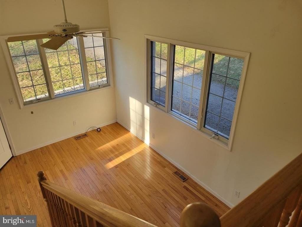 933COTTAGE Stoke Rd - Photo 4 of 26