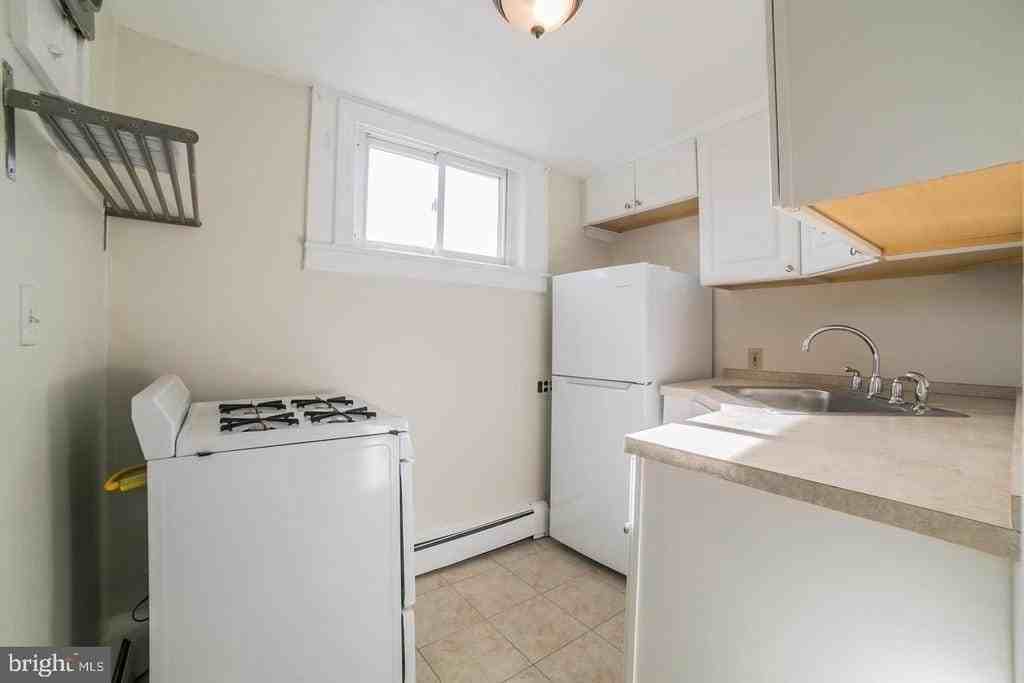 435 Leedom St - Photo 7 of 14