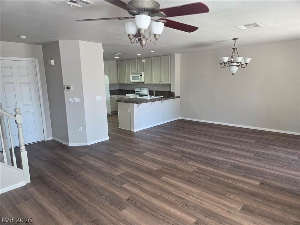 7255 Diamond Canyon Ln #102 - Photo 4 of 11