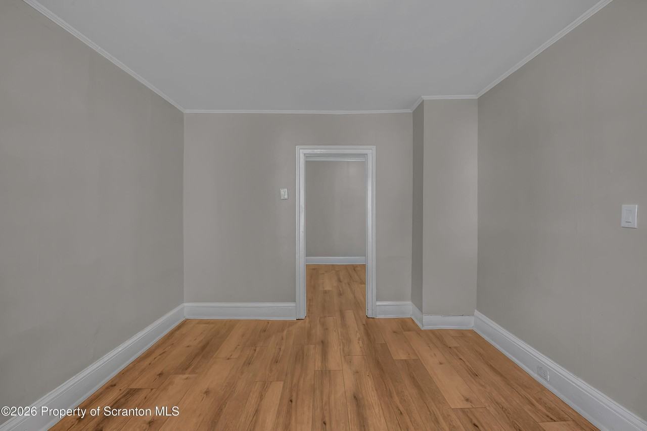 431 Phelps St - Photo 5 of 21