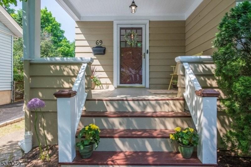 69 Gordonhurst Ave - Photo 5 of 46