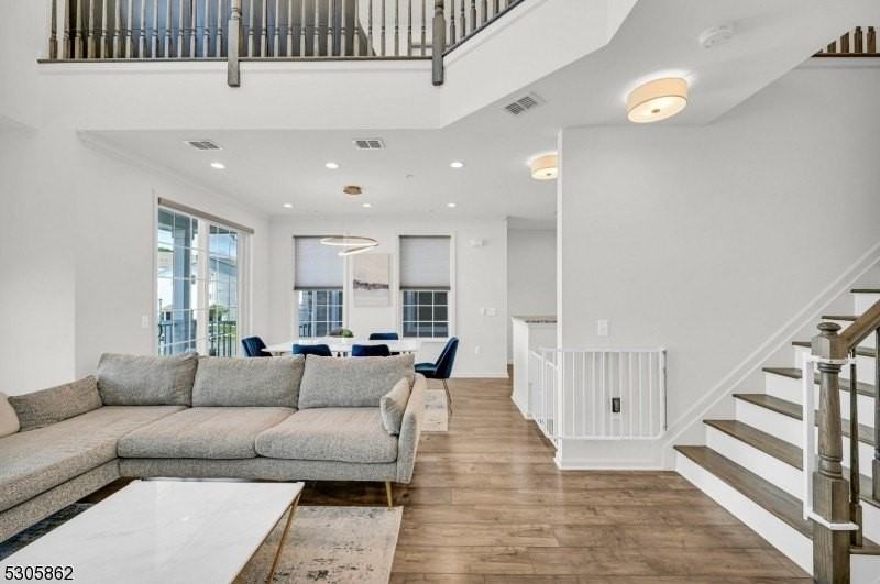 81 Sequoia Dr - Photo 4 of 34