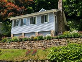 180 Lakeside Dr W - Photo 1 of 1