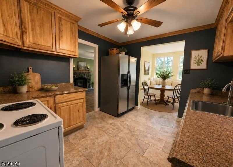 180 Lakeside Dr W - Photo 2 of 13