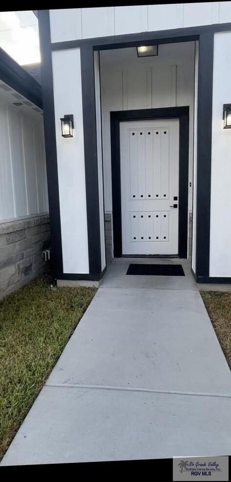534 Pera Ave - Photo 2 of 4