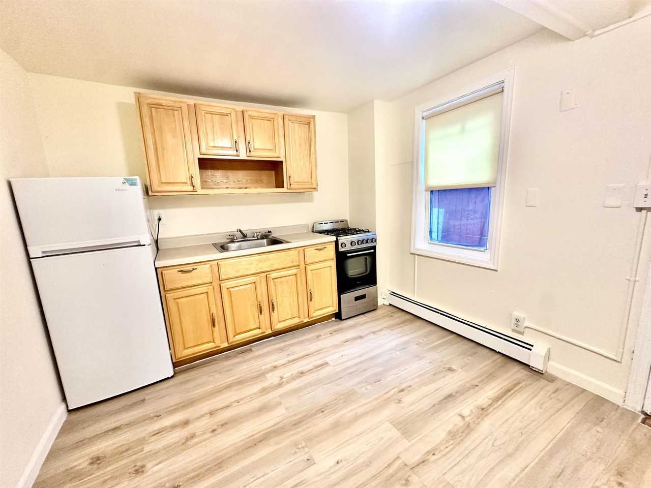 813 7th St #1 - Photo 6 of 13