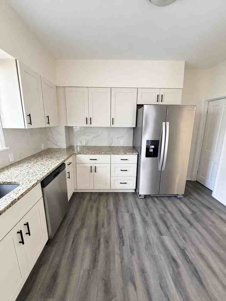 877 Jaques Ave - Photo 4 of 21