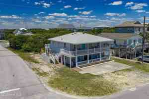 featured image of 1027 S Shore Dr