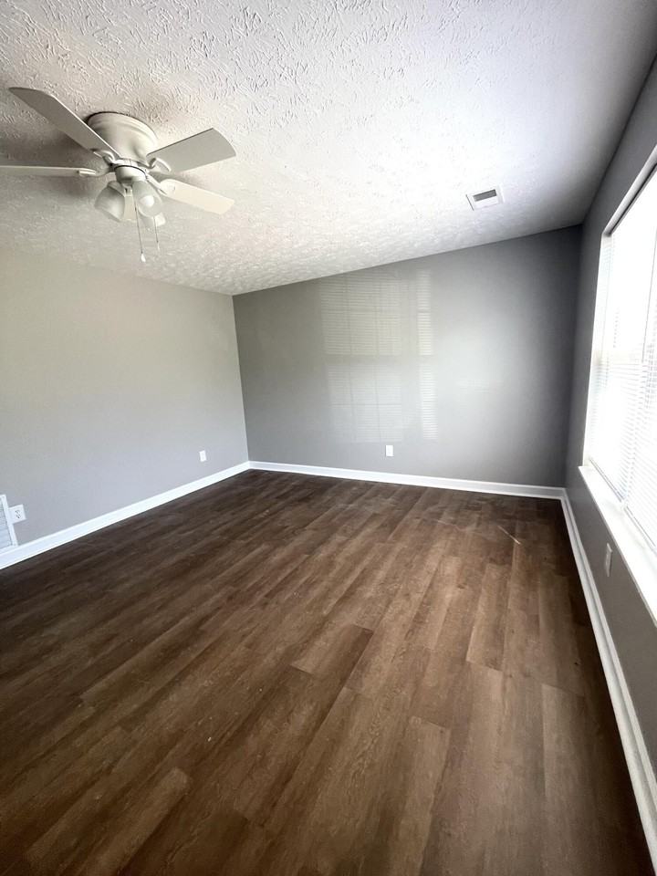 3705 Trent Cir - Photo 3 of 4