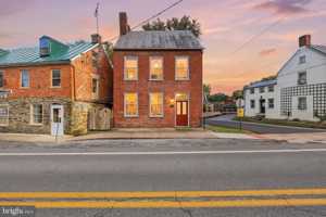featured image of 1245 Washington St