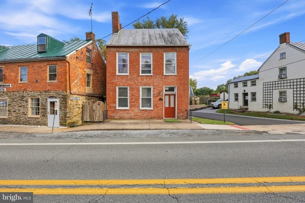 1245 Washington St - Photo 3 of 32