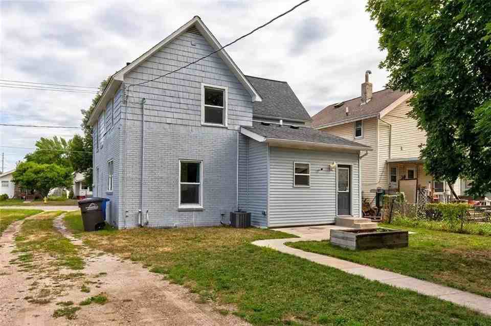 2311 East Grand Avenue - Photo 2 of 28