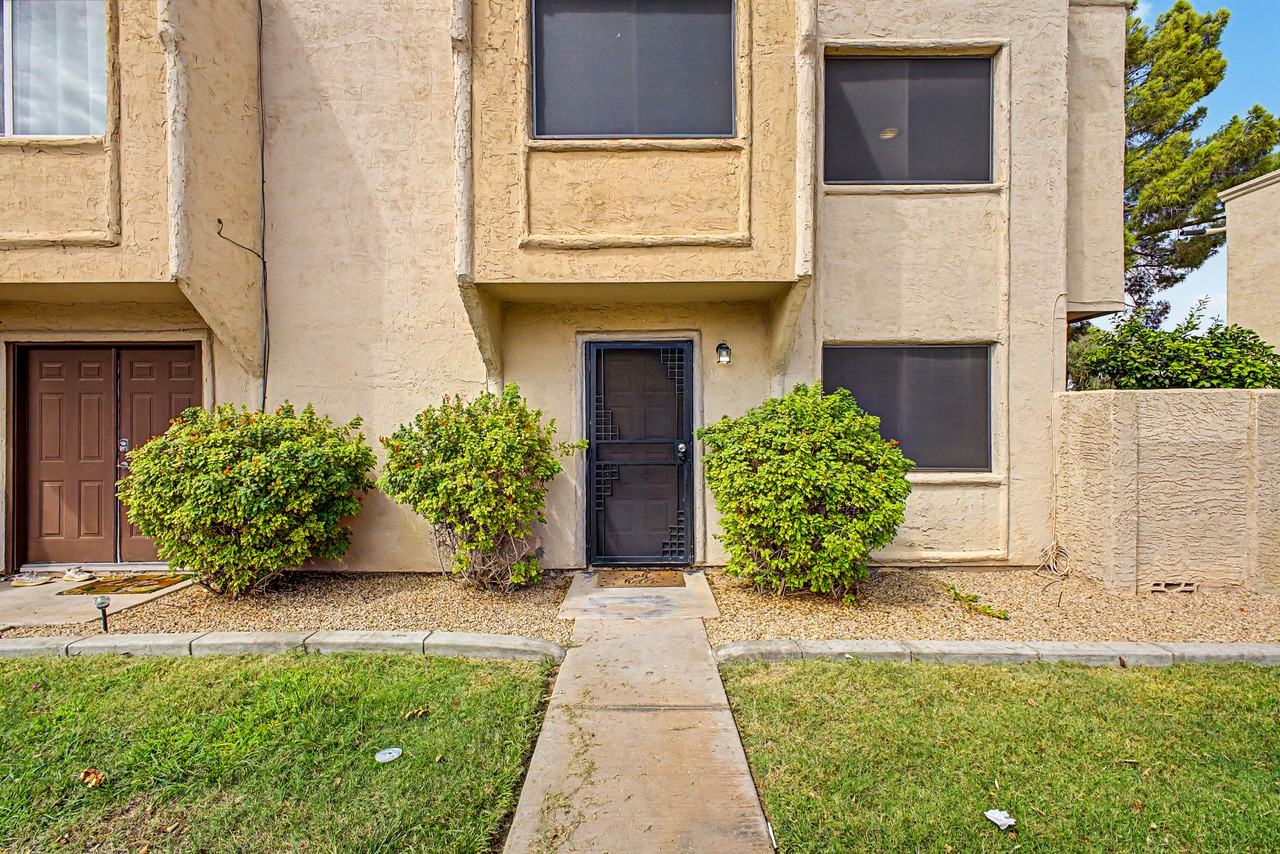 8111 E Glenrosa Ave #1 - Photo 6 of 12