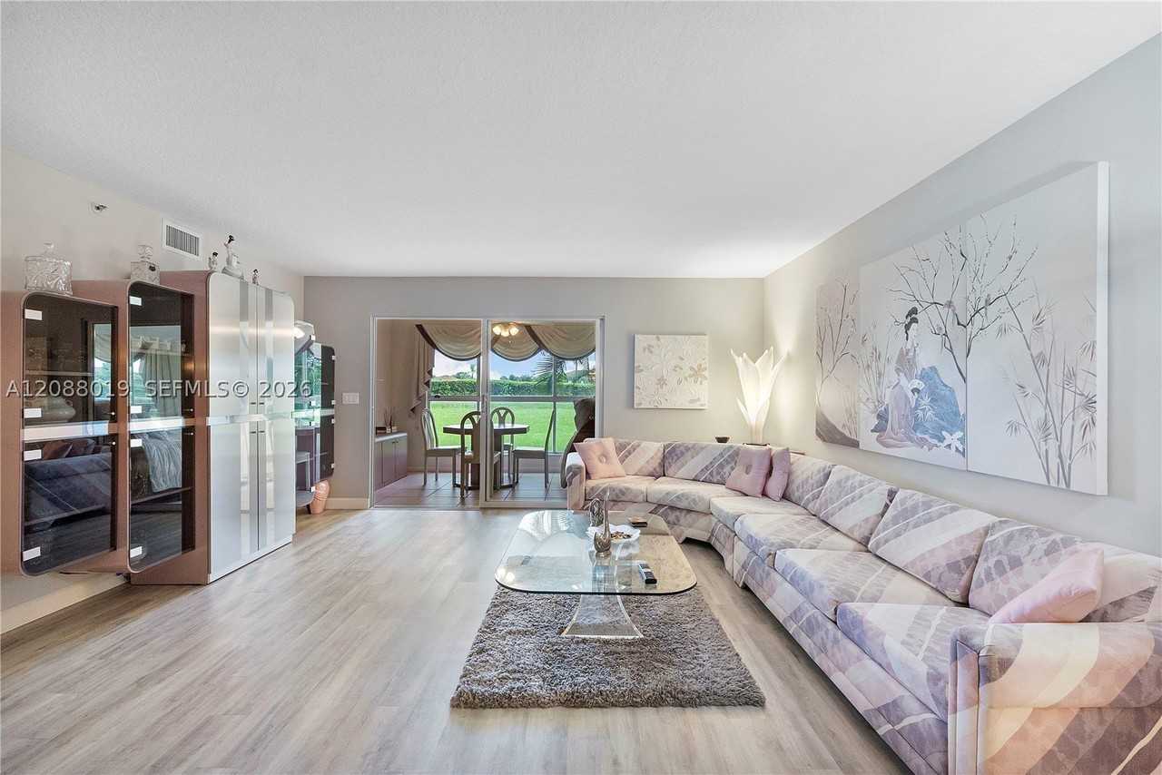 5952 Regal Glen Dr #102 - Photo 3 of 41