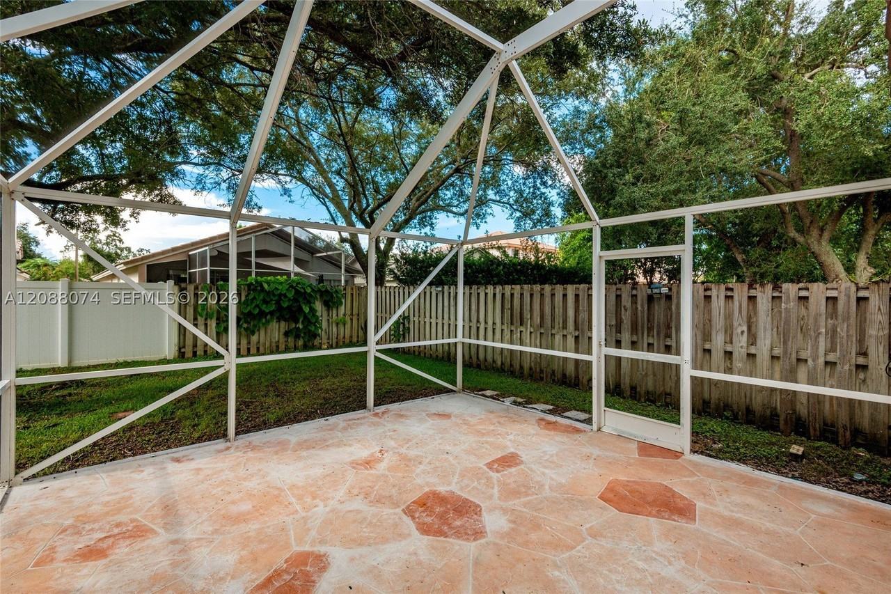 17022 Nw 12th St - Photo 4 of 29