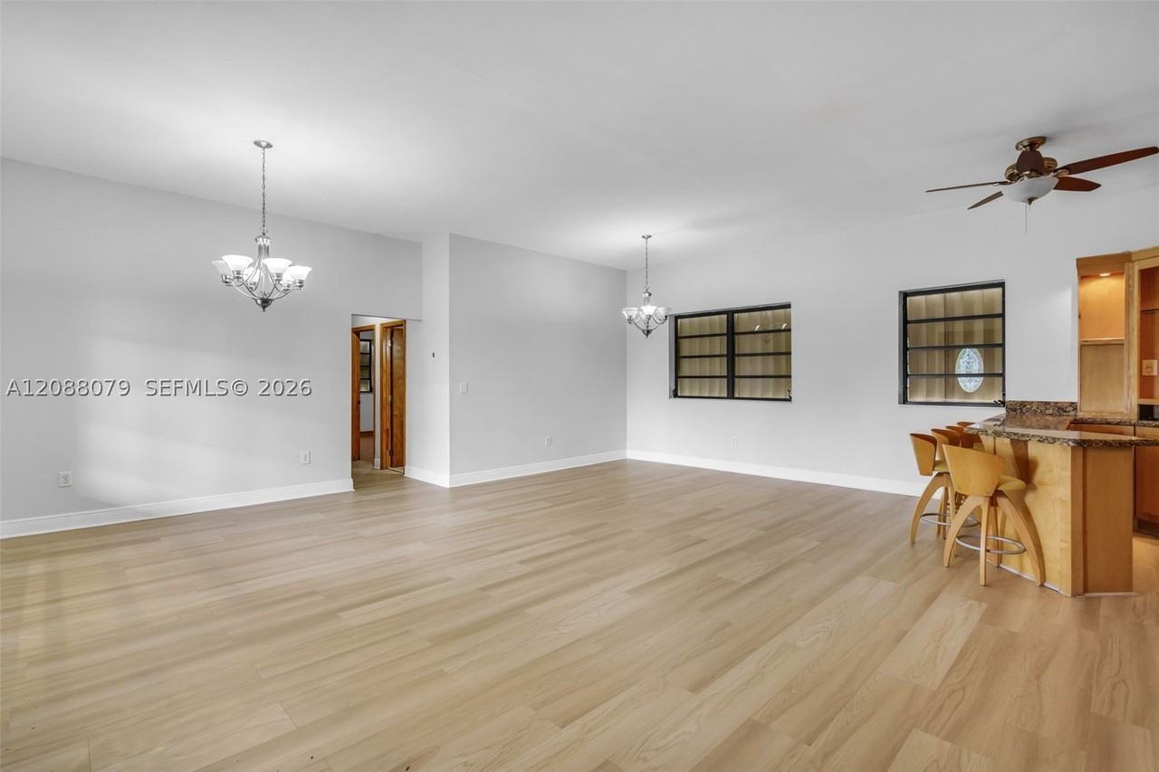 12845 Sw 49th Ter #2 - Photo 4 of 24