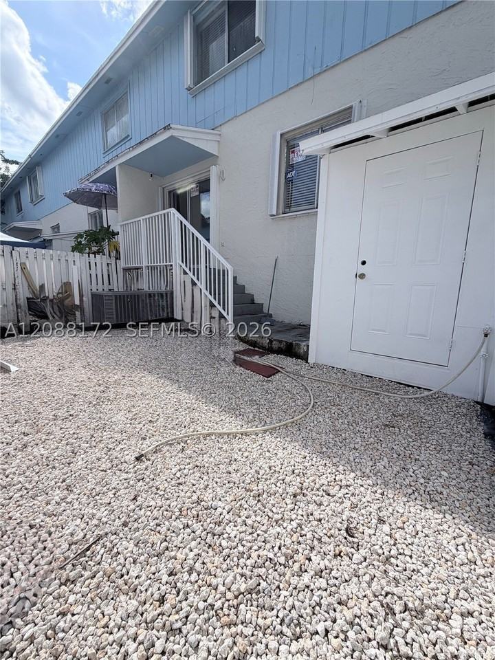 22201 Sw 103rd Ave #22201 - Photo 4 of 20