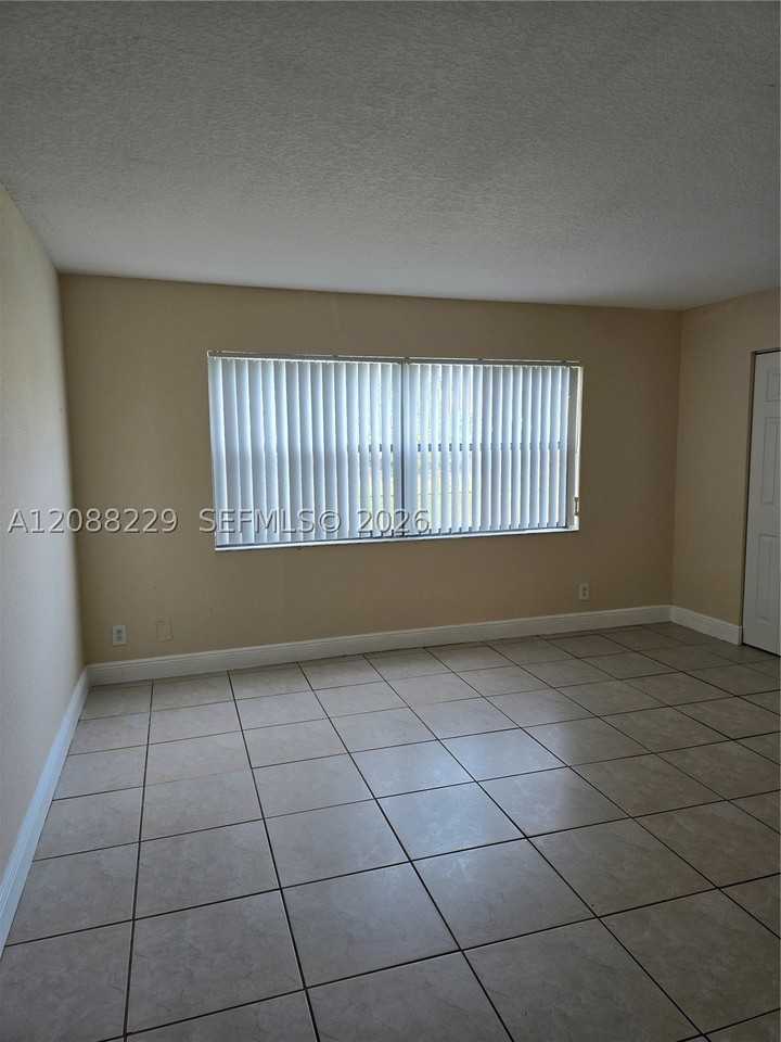 4181 Nw 114th Ave #4181 - Photo 5 of 15