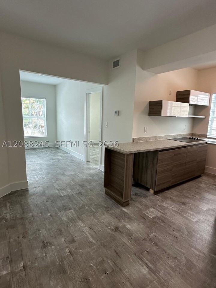 130 Antiquera Ave #8 - Photo 2 of 15