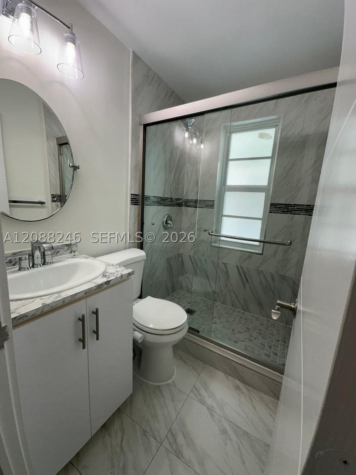 130 Antiquera Ave #8 - Photo 5 of 15