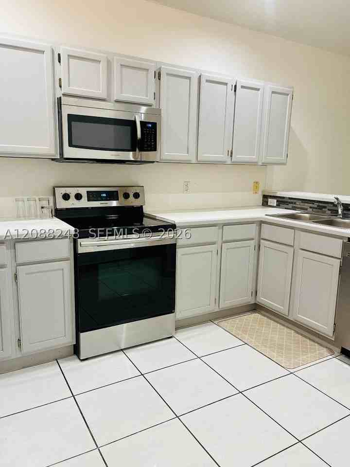 8995 Nw 148th St #8995 - Photo 7 of 41