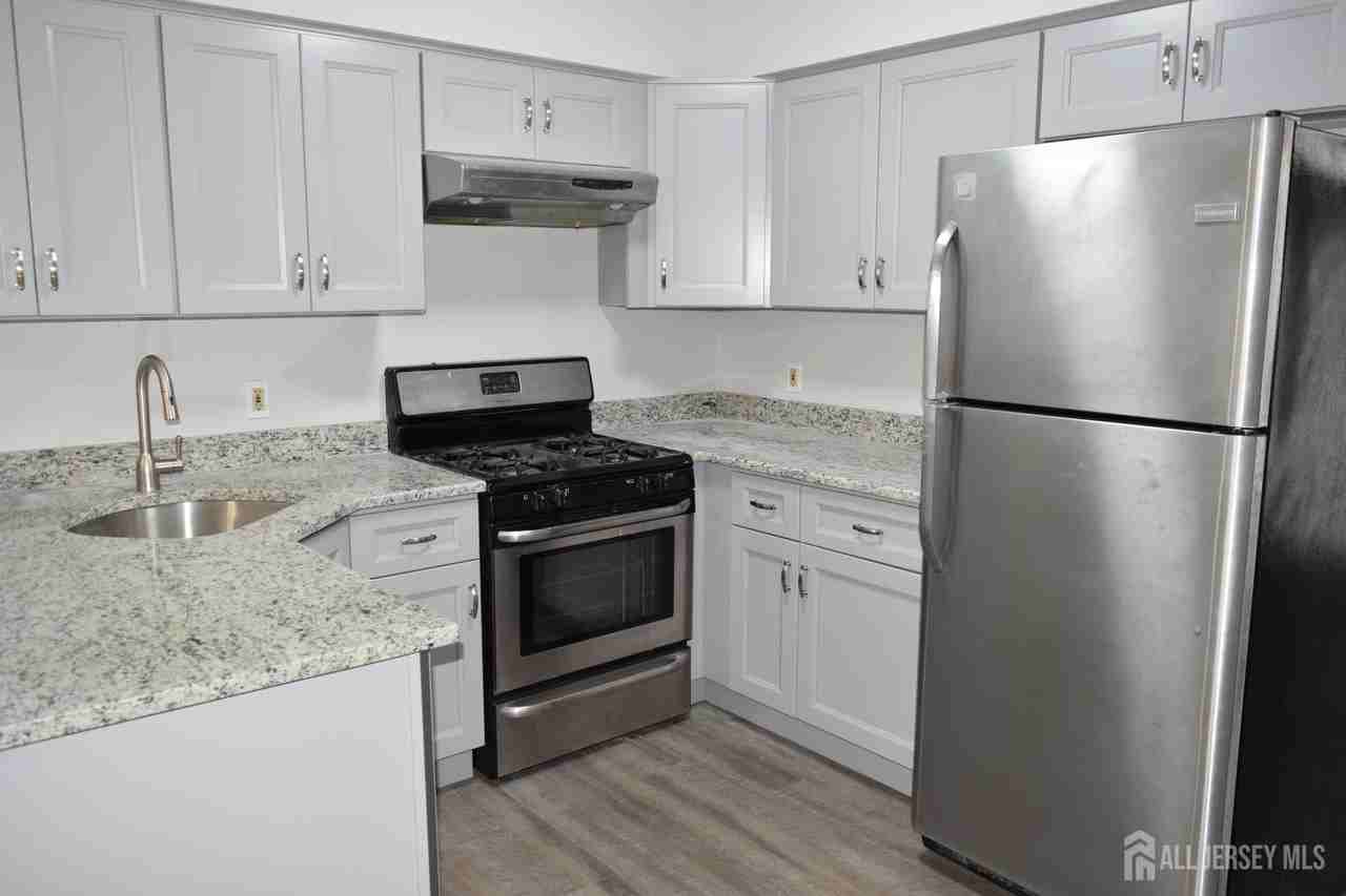354 Lunar Rd - Photo 3 of 13